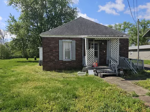 Other - 607 Filbert St, Odin, IL 62870 photo 2 of 9