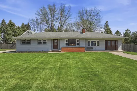 1818 Brickville Rd, Sycamore, IL 60178