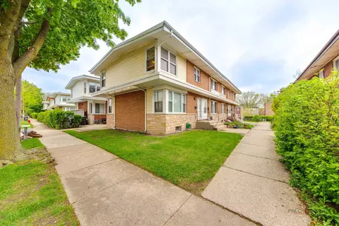 9038 Niles Center Rd #A, Skokie, IL 60076