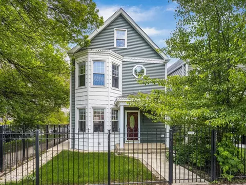3701 W Palmer St, Chicago, IL 60647