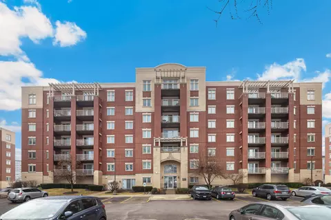 8727 W Bryn Mawr Ave #606, Chicago, IL 60631