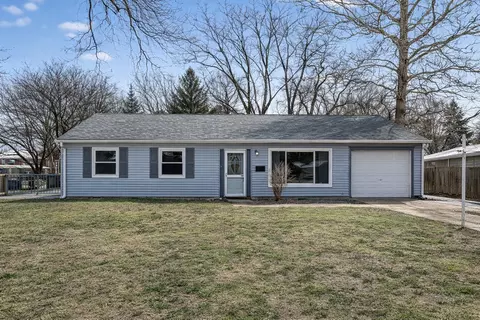 86 Circle Dr E, Montgomery, IL 60538