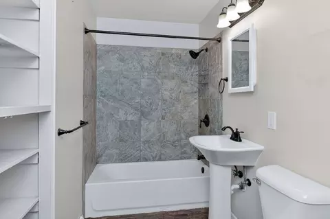 Bath - 86 Circle Dr E, Montgomery, IL 60538 photo 1 of 1