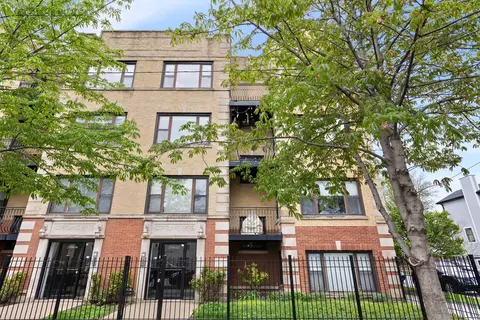 2702 W Cortland Ave #2, Chicago, IL 60647