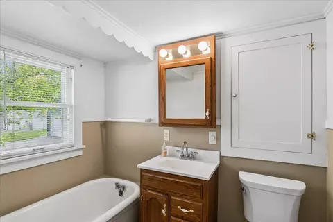 Bath - 1631 Park St, Mchenry, IL 60050 photo 1 of 2