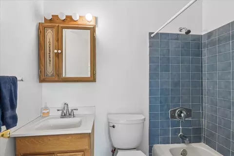 Bath - 1631 Park St, Mchenry, IL 60050 photo 2 of 2