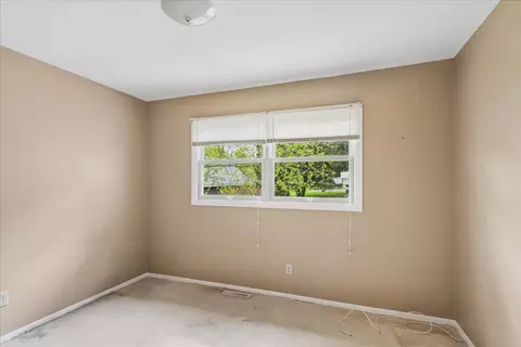 Bedroom - 1631 Park St, Mchenry, IL 60050 photo 3 of 7