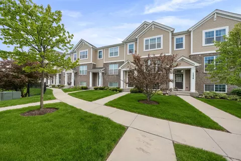 1216 Elm St, Park Ridge, IL 60068