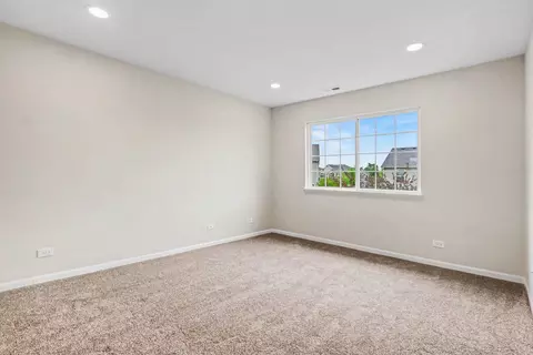 Bedroom - 3704 Munson St, Plano, IL 60545 photo 2 of 2