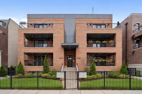 1042 W Altgeld St #3, Chicago, IL 60614