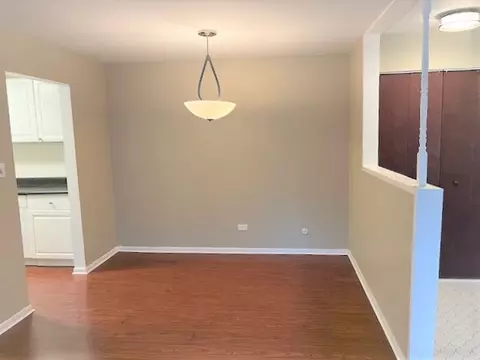 Dining - 580 Mesa Dr #201, Hoffman Estates, IL 60169 photo 1 of 1