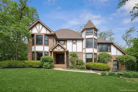 29 W306 Oak Ln, West Chicago, IL 60185