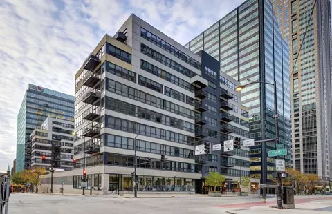 130 S Canal St #9F, Chicago, IL 60606