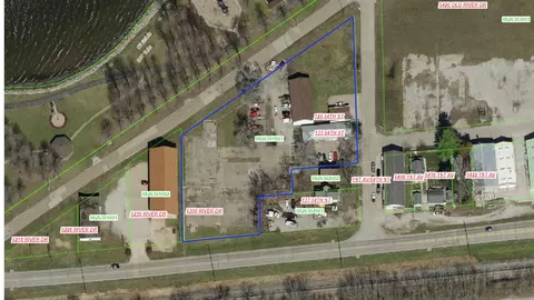 5300 River Dr, Moline, IL 61265