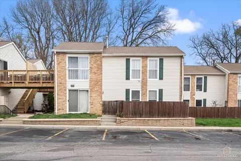 1976 Kenilworth Cir #E, Hoffman Estates, IL 60169