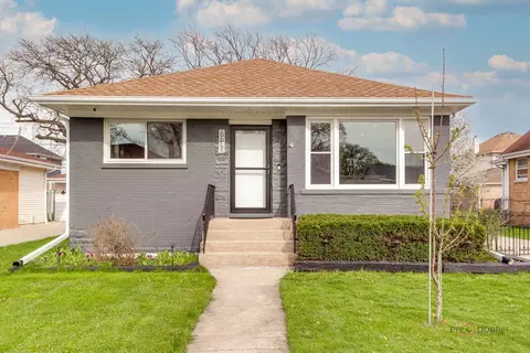 7745 N Nora Ave, Niles, IL 60714