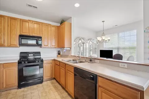 Kitchen - 2616 Christie Dr, Algonquin, IL 60102 photo 1 of 2