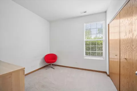 Bedroom - 2616 Christie Dr, Algonquin, IL 60102 photo 2 of 2