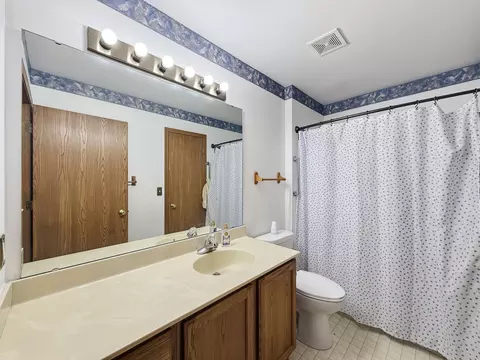 Bath - 500 12 Johnson St, Marengo, IL 60152 photo 1 of 2