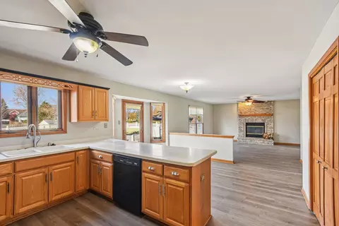 Living - 16212 S Howard St, Plainfield, IL 60586 photo 5 of 6