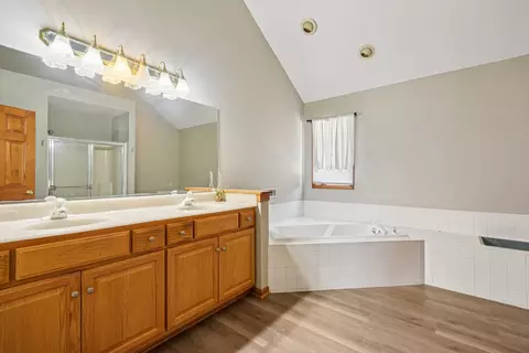 Bath - 16212 S Howard St, Plainfield, IL 60586 photo 3 of 6