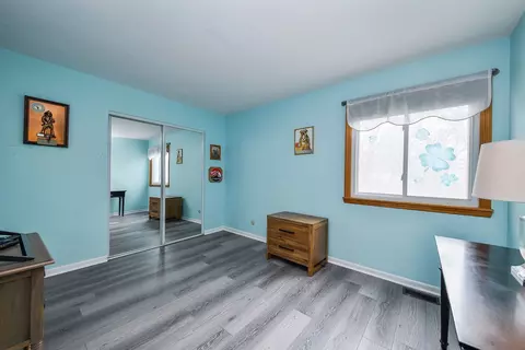 Bedroom - 879 Lakeside Dr, Bartlett, IL 60103 photo 3 of 4