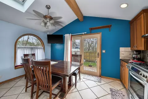 Dining - 879 Lakeside Dr, Bartlett, IL 60103 photo 1 of 2