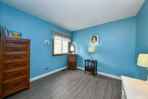 Bedroom - 879 Lakeside Dr, Bartlett, IL 60103 photo 4 of 4