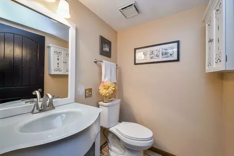 Bath - 879 Lakeside Dr, Bartlett, IL 60103 photo 3 of 3