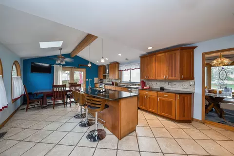 Kitchen - 879 Lakeside Dr, Bartlett, IL 60103 photo 3 of 3