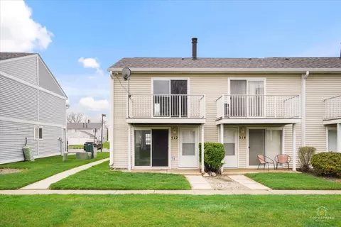 512 Meadow Green Ln, Round Lake Beach, IL 60073