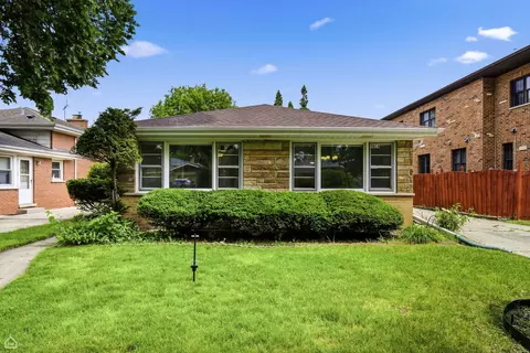 5814 Keeney St, Morton Grove, IL 60053