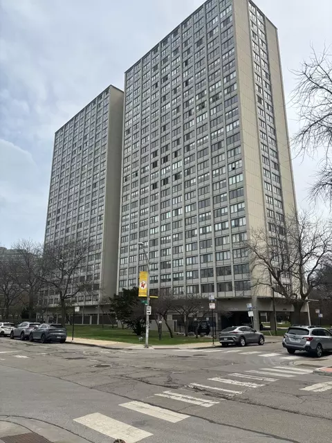 4800 S Lake Park Ave #605, Chicago, IL 60615
