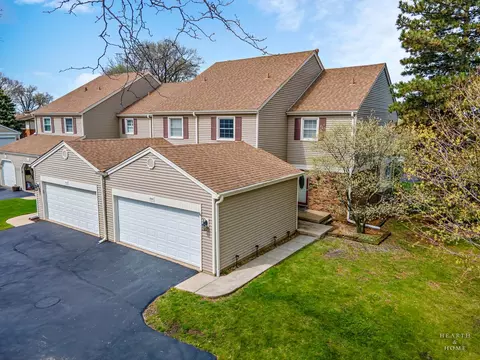 808 Banyan Dr, Elk Grove Village, IL 60007