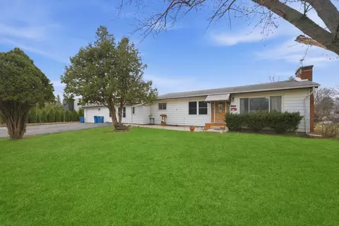 810 N Cherry St, Addison, IL 60101