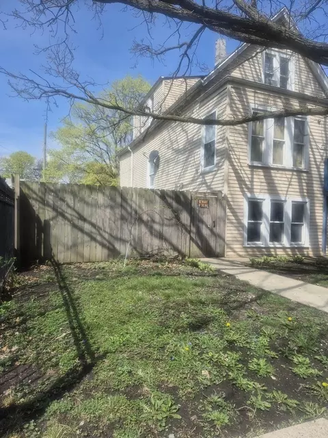 4542 N Karlov Ave, Chicago, IL 60630