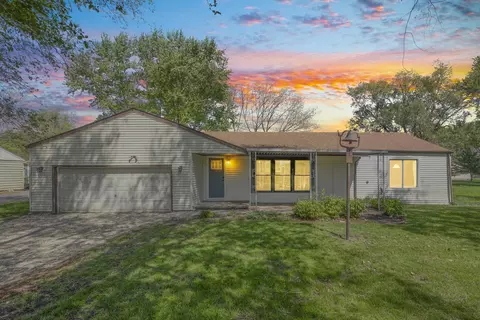 118 E Bower St, Oreana, IL 62554