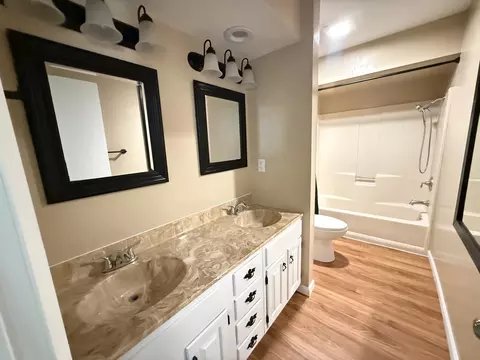 Bath - 2 Acapulco Dr, Putnam, IL 61560 photo 1 of 3