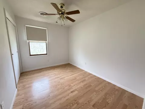 Bedroom - 2 Acapulco Dr, Putnam, IL 61560 photo 3 of 5