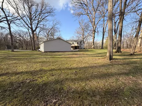 Exterior - 2 Acapulco Dr, Putnam, IL 61560 photo 7 of 9