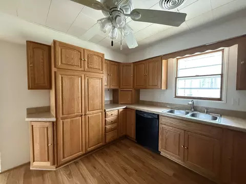 Kitchen - 2 Acapulco Dr, Putnam, IL 61560 photo 3 of 3