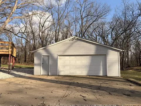 Exterior - 2 Acapulco Dr, Putnam, IL 61560 photo 3 of 9