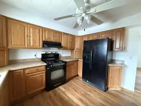 Kitchen - 2 Acapulco Dr, Putnam, IL 61560 photo 2 of 3