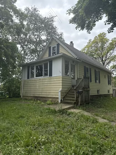 1100 Manchester Rd, Wheaton, IL 60187