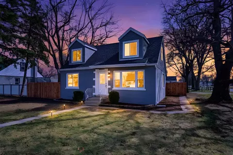 7851 Suburban Ln, Bridgeview, IL 60455