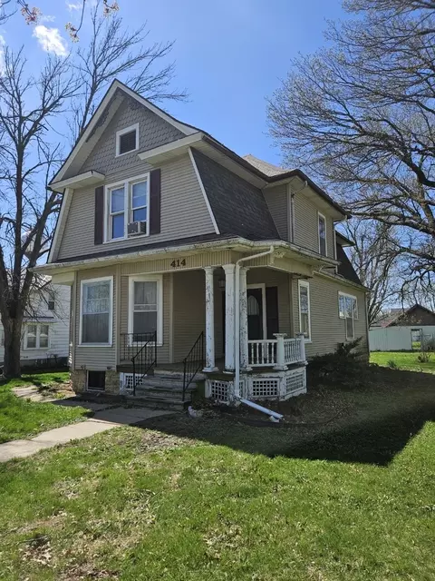 414 6th Ave, Clarence, IA 52216