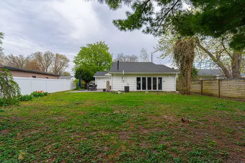 Exterior - 805 S Grove St, Normal, IL 61761 photo 5 of 5