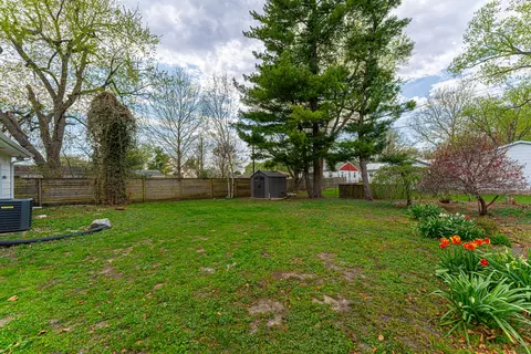 Exterior - 805 S Grove St, Normal, IL 61761 photo 4 of 5