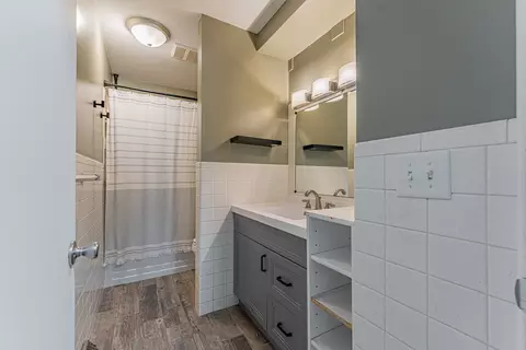Bath - 805 S Grove St, Normal, IL 61761 photo 1 of 1