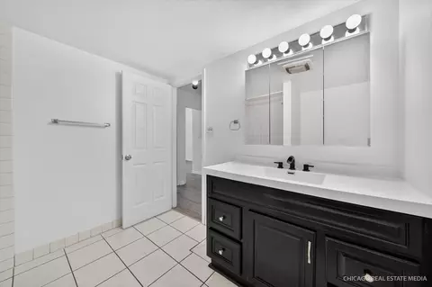 138 E Bailey Rd #H, Naperville, IL 60565 photo 11